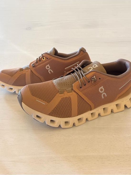On Running Shoes - On Cloud Swiss Engineering Running Sneakers Tan Camel EU39 / US8